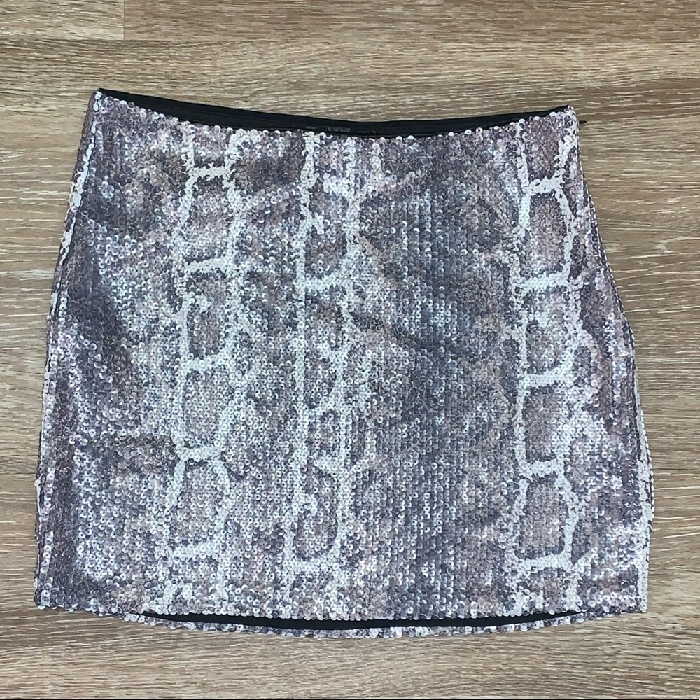 Women’s Bebe snake skin sequin mini skirt